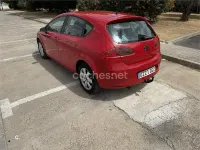 Usado Seat Leon Ecomotive 105 CV (77 kW) 2008 Rojo Utilitario