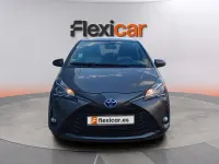 Usado Toyota Yaris Hybrid Business Edition 116 CV (85 kW) 2020 Gris Berlina