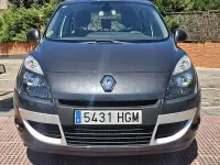 Usado Renault Scénic III Dynamique 130 CV (95 kW) 2012 Gris / plata Monovolumen
