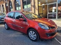 Usado Renault Clio II 70 CV (51 kW) 2007 Granate Berlina