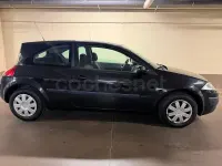Usado Renault Mégane Dynamique 100 CV (73 kW) 2004 Negro Berlina