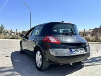 Usado Renault Mégane Privilege 98 CV (72 kW) 2004 Negro Berlina