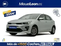 Usado Kia Rio 84 CV (61 kW) 2024 Gris Utilitario