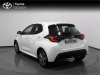 Usado Toyota Yaris Hybrid Active 116 CV (85 kW) 2025 Blanco Berlina