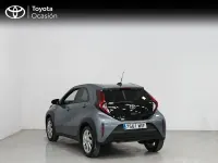 Usado Toyota Aygo X Play 72 CV (52 kW) 2024 Gris SUV