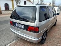 Usado Peugeot 806 138 CV (101 kW) 2001 Gris / plata Monovolumen
