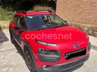 Usado Citroën C4 Feel 100 CV (73 kW) 2017 Rojo Berlina