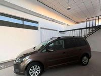 Usado VW Touran Advance 105 CV (77 kW) 2014 Marrón Monovolumen