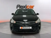 Usado Kia Rio 101 CV (74 kW) 2018 Negro Berlina