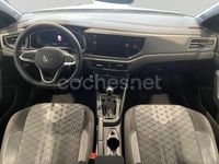 Usado VW Polo R-line 116 CV (85 kW) 2024 Gris / plata Berlina