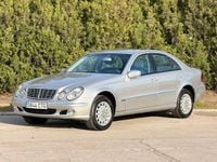 Usado Mercedes E320 Elegance 224 CV (164 kW) 2004 Gris / plata Berlina