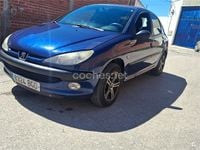 Usado Peugeot 206 110 CV (80 kW) 2001 Azul Berlina