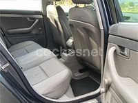 Usado Audi A4 140 CV (102 kW) 2005 Gris / plata Familiar