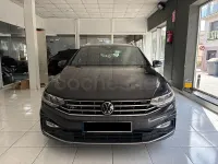 Usado VW Passat R-line 150 CV (110 kW) 2021 Negro Familiar