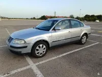Usado VW Passat Comfortline 130 CV (95 kW) 2001 Gris / plata Berlina