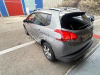 Usado Peugeot 2008 Allure 92 CV (67 kW) 2015 Gris / plata SUV
