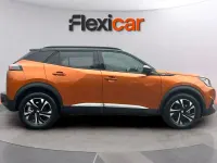 Usado Peugeot 2008 GT-line 131 CV (96 kW) 2023 Naranja SUV