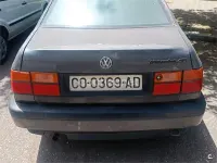 Usado VW Vento 75 CV (55 kW) 1992 Gris / plata Berlina