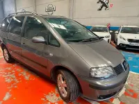 Usado Seat Alhambra Reference 140 CV (102 kW) 2008 Gris / plata Monovolumen