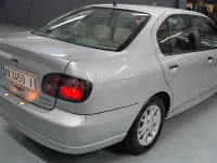 Usado Nissan Primera 140 CV (102 kW) 1999 Gris / plata Familiar