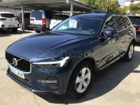 Usado Volvo XC60 Kinetic 181 CV (133 kW) 2023 Gris / plata SUV