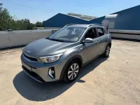 Usado Kia Stonic 101 CV (74 kW) 2024 Gris SUV
