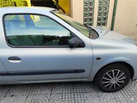 Usado Renault Clio II Authentique 60 CV (44 kW) 2003 Gris / plata Berlina