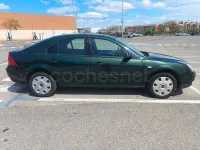 Usado Ford Mondeo Ambiente 115 HP (84 kW) 2006 Verde Sedan