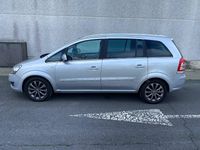 Usado Opel Zafira 110 HP (80 kW) 2010 Cinzento Monovolume
