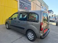 Usado Citroën Berlingo Feel 100 CV (73 kW) 2016 Marrón Monovolumen