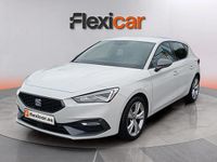 Usado Seat Leon FR 150 CV (110 kW) 2022 Blanco Familiar
