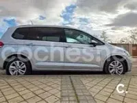 Usado VW Touran Advance 150 CV (110 kW) 2021 Gris / plata Monovolumen