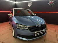 Usado Skoda Fabia 75 CV (55 kW) 2019 Azul Utilitario