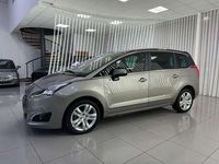 Usado Peugeot 5008 Style 120 CV (88 kW) 2017 Beige Monovolumen