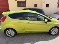 Usado Ford Fiesta Sport 100 CV (73 kW) 2008 Verde Utilitario