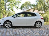 Usado Toyota Auris Hybrid Active 135 CV (99 kW) 2011 Blanco Berlina