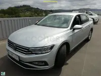 Usado VW Passat Business 150 CV (110 kW) 2021 Gris / plata Berlina
