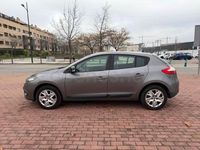Usado Renault Mégane Authentique 110 CV (80 kW) 2012 Gris / plata Berlina
