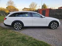 Usado Mercedes E220 194 CV (142 kW) 2018 Blanco Familiar