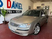 Usado Ford Mondeo Ghia 155 CV (114 kW) 2004 Beige Berlina