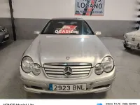Usado Mercedes C220 143 CV (105 kW) 2001 Gris / plata Berlina