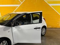 Usado Citroën C1 Live 69 CV (50 kW) 2014 Blanco Utilitario