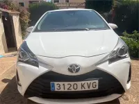 Usado Toyota Yaris Active 111 CV (81 kW) 2019 Blanco Berlina