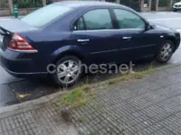 Usado Ford Mondeo Sport 130 CV (95 kW) 2005 Azul Berlina