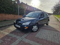 Usado Ford Focus Ghia 90 CV (66 kW) 2002 Azul Berlina