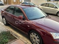 Usado Ford Mondeo Sport 145 CV (106 kW) 2004 Granate Berlina