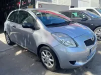 Usado Toyota Yaris Sol 87 CV (63 kW) 2007 Gris / plata Utilitario