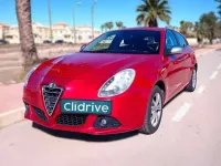 Usado Alfa Romeo Giulietta Distinctive 120 CV (88 kW) 2011 Rojo Utilitario