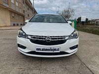 Usado Opel Astra Selective 110 CV (80 kW) 2019 Blanco Familiar