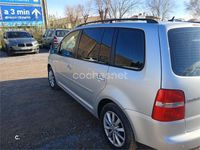 Usado VW Touran Advance 140 CV (102 kW) 2006 Gris / plata Monovolumen